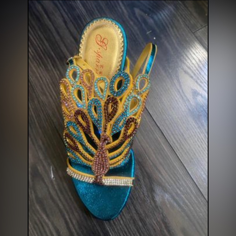 Peacock heels, size 7.5